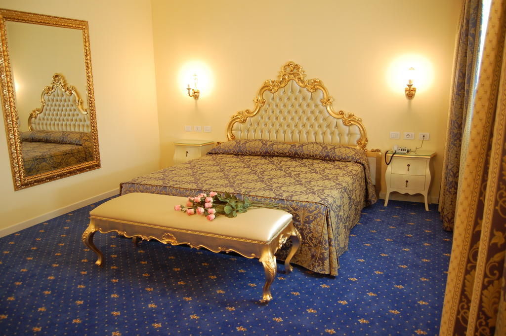 Hotel Motel Gold Calcinate Zimmer foto
