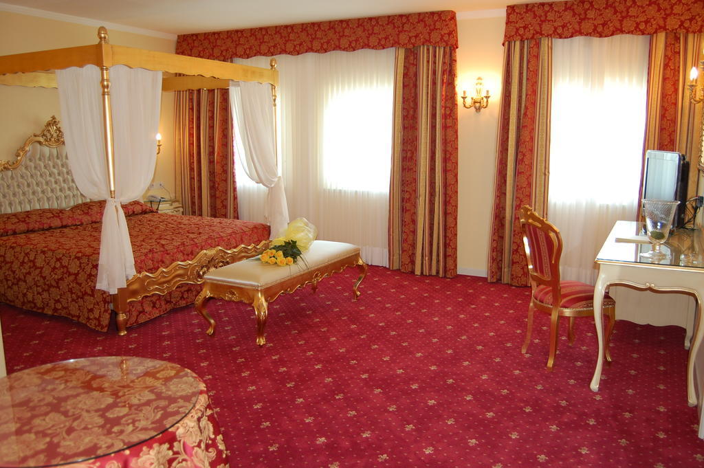 Hotel Motel Gold Calcinate Zimmer foto