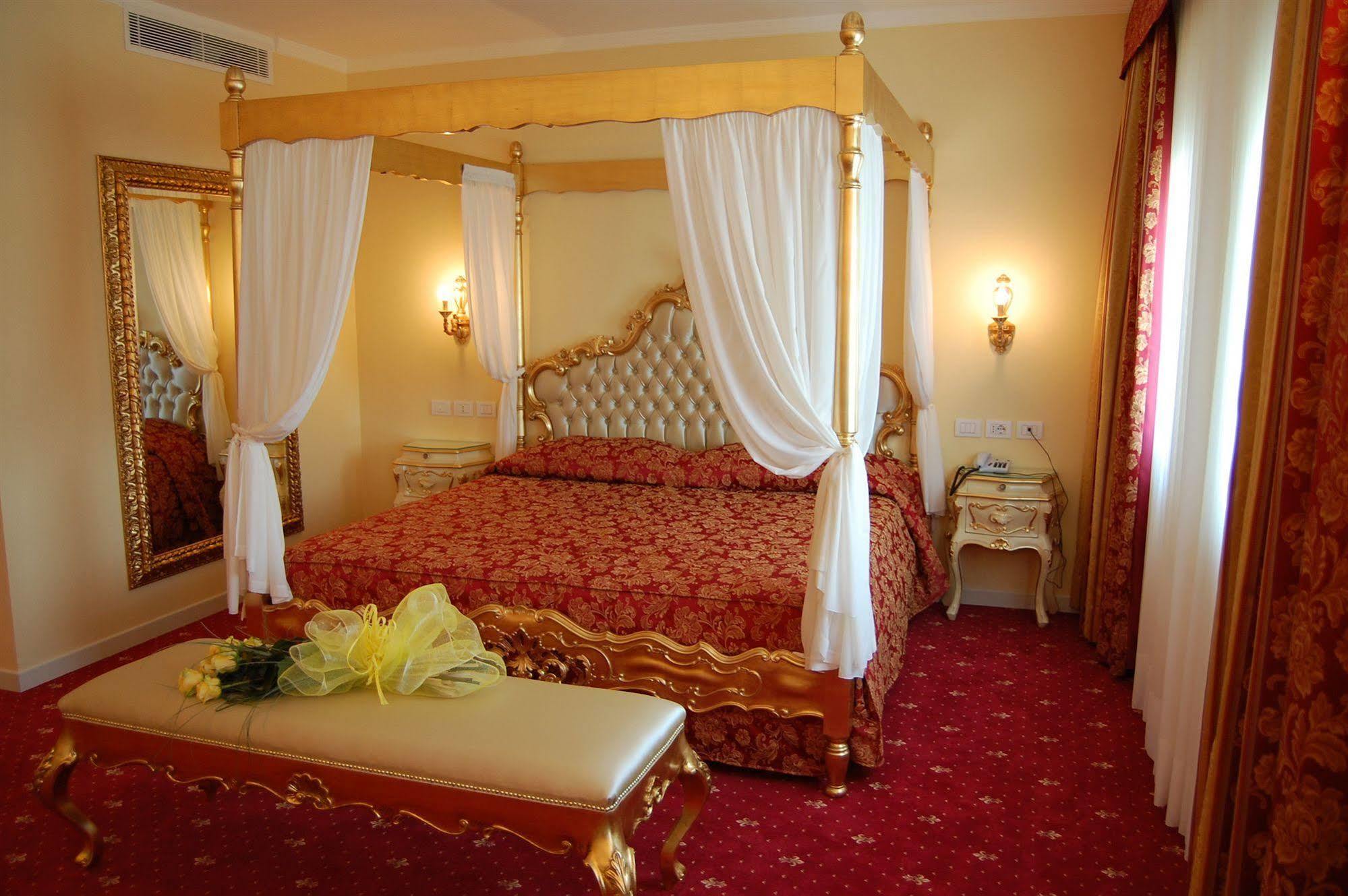 Hotel Motel Gold Calcinate Exterior foto