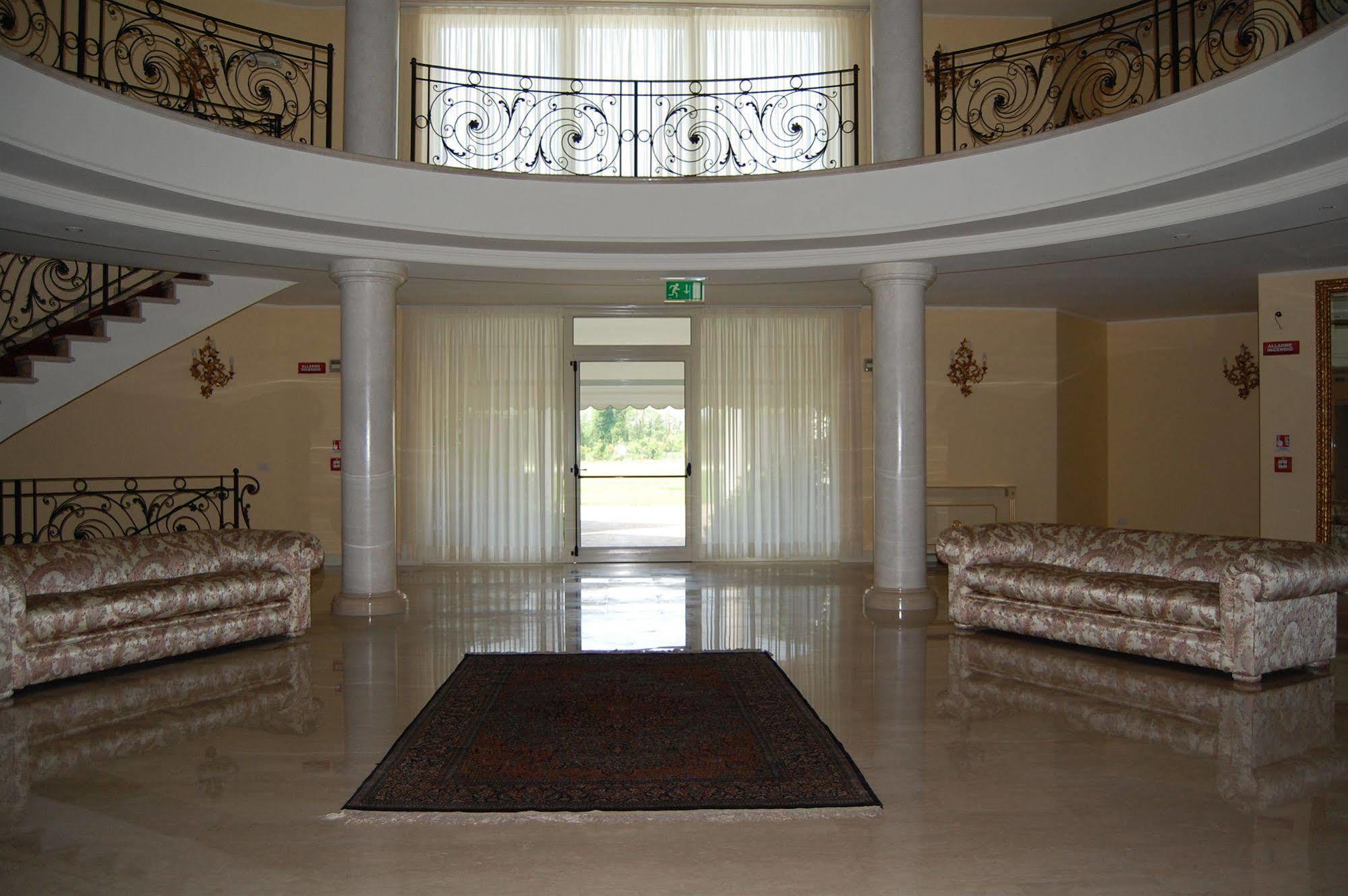 Hotel Motel Gold Calcinate Exterior foto